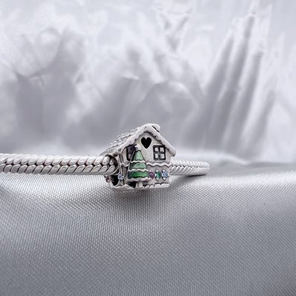 Pandora Christmas Gingerbread House Charm - Picture 3 of 5